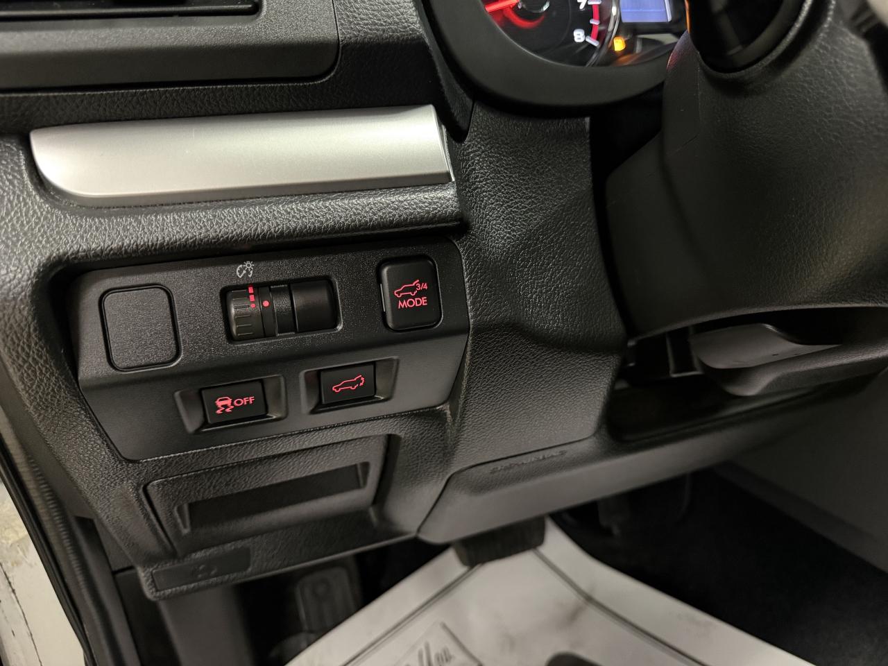 2015 Subaru Forester 5dr Wgn CVT 2.5i Limited Pkg VERY CLEAN Photo