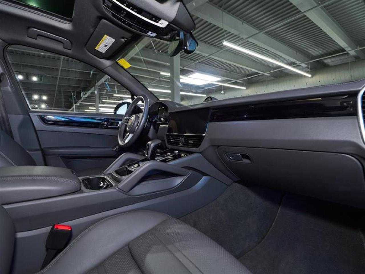 2023 Porsche Cayenne  Photo