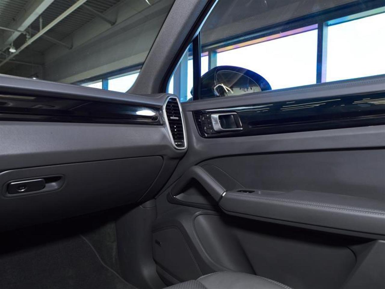 2023 Porsche Cayenne  Photo