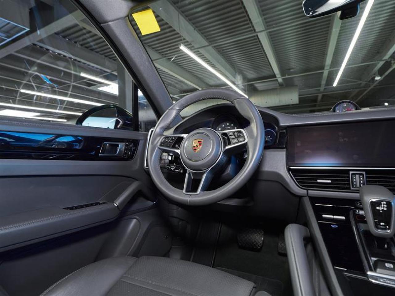 2023 Porsche Cayenne  Photo