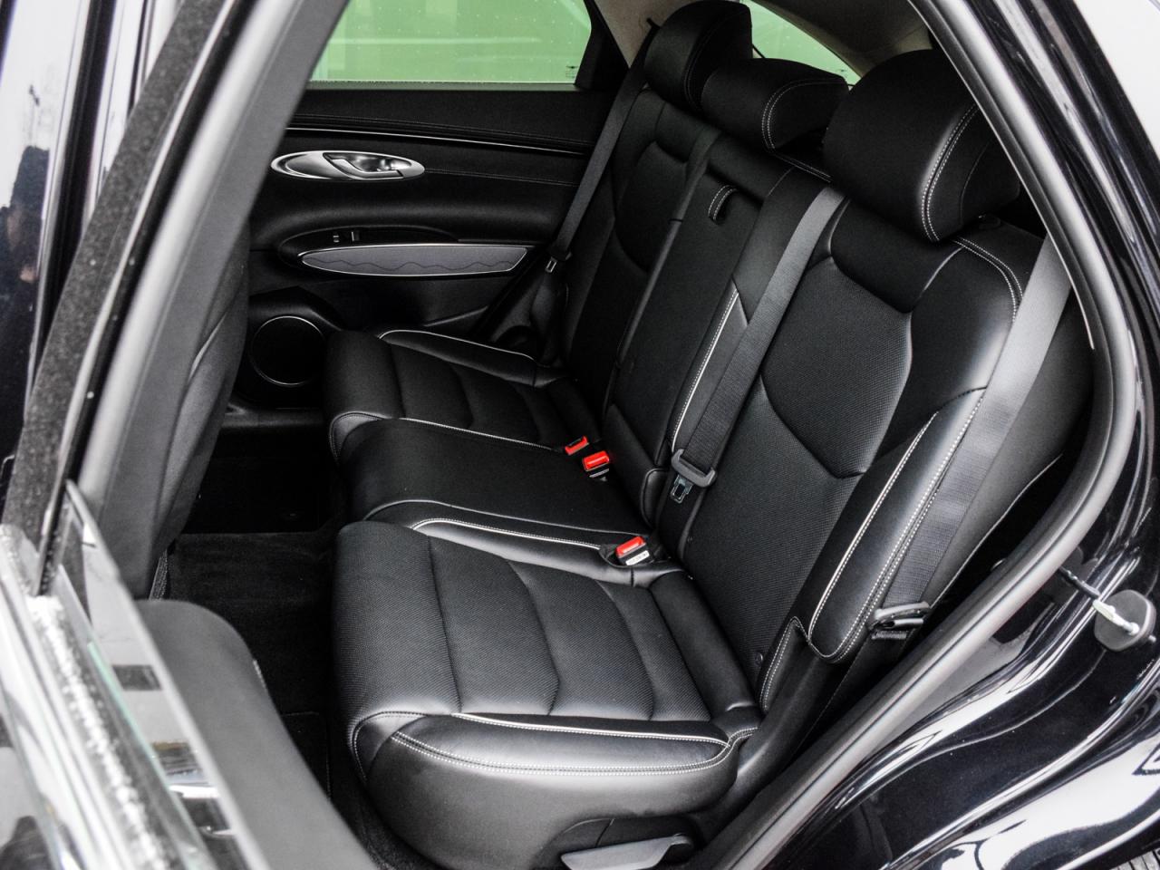 2023 Genesis GV70 2.5T Advanced AWD *1Owner/No Accident Records* Photo