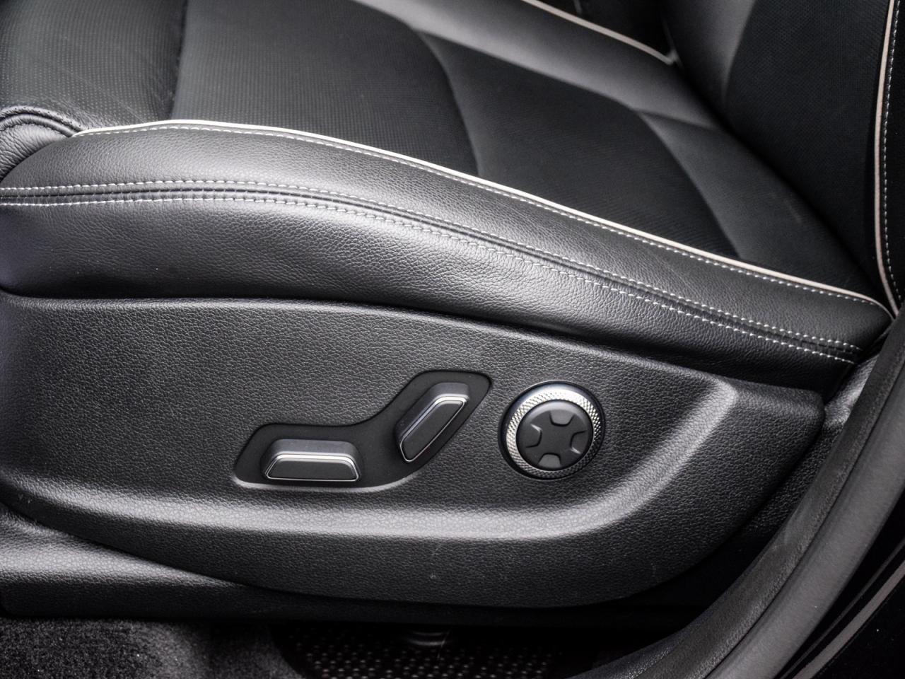 2023 Genesis GV70 2.5T Advanced AWD *1Owner/No Accident Records* Photo