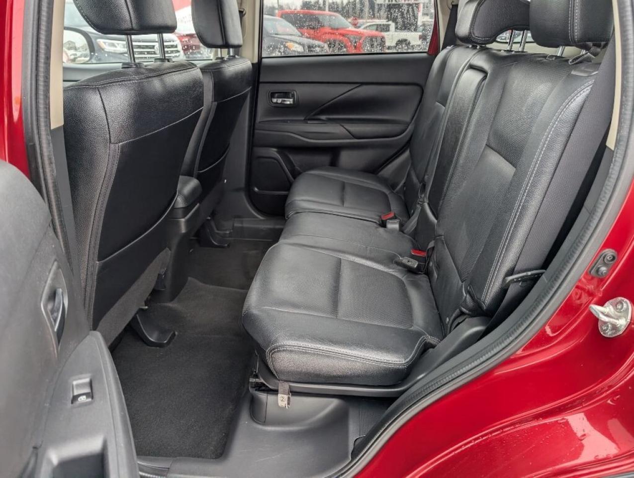 2017 Mitsubishi Outlander ES AWD   LEATHER   SUNROOF   CAMERA Photo