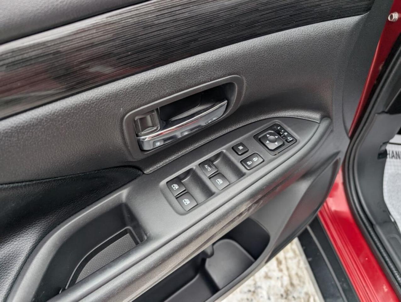 2017 Mitsubishi Outlander ES AWD   LEATHER   SUNROOF   CAMERA Photo