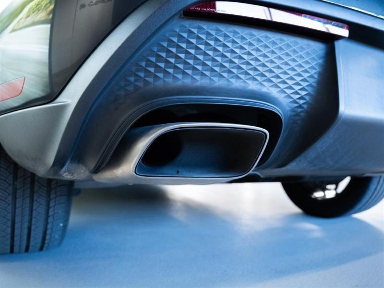 2025 Porsche Macan AWD Photo