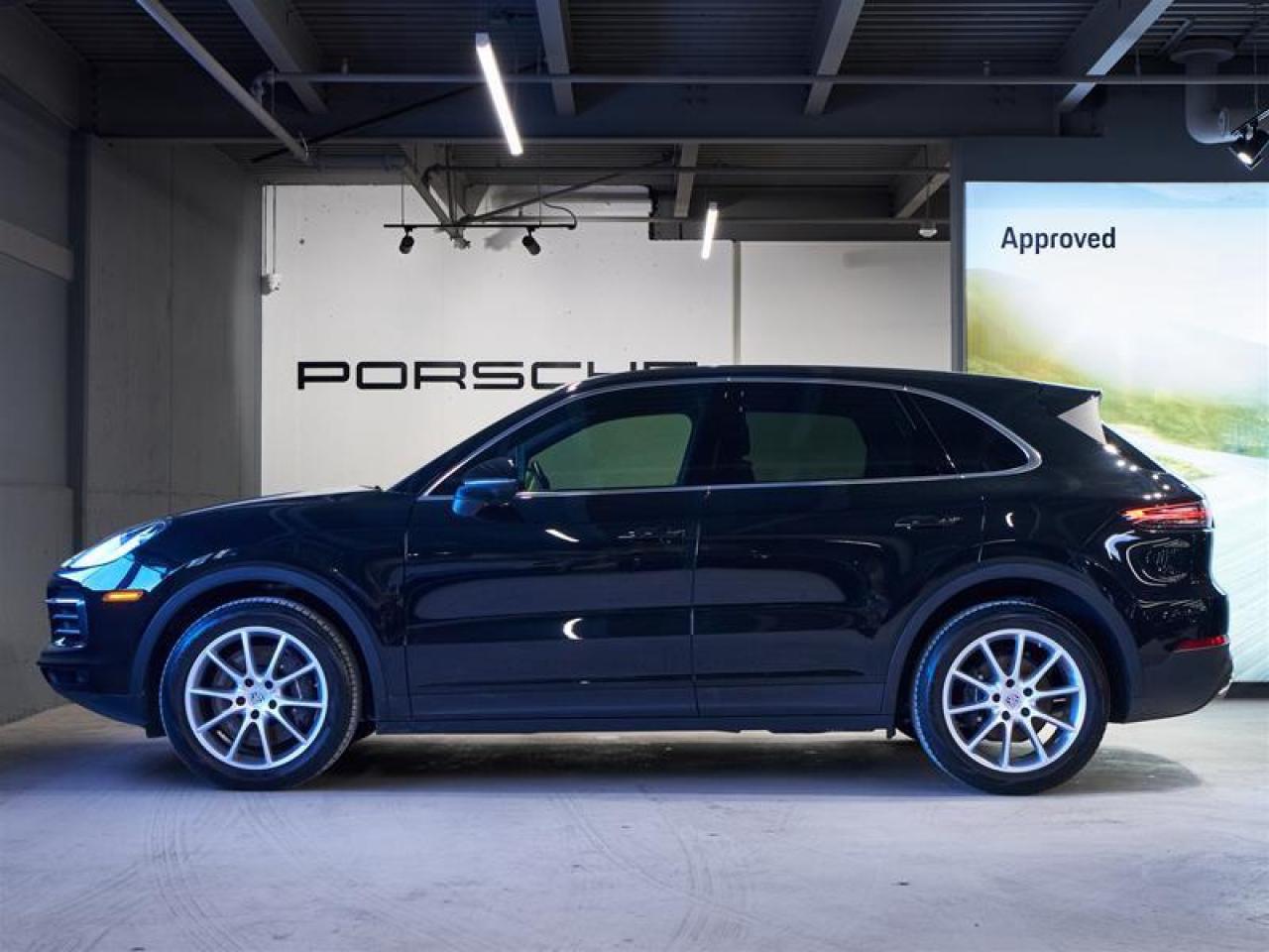 2023 Porsche Cayenne  Photo2