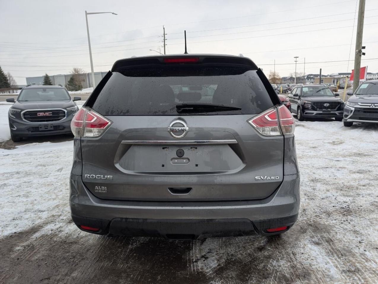 2016 Nissan Rogue SV AWD   PANOROOF   CAMERA   HTD SEATS Photo