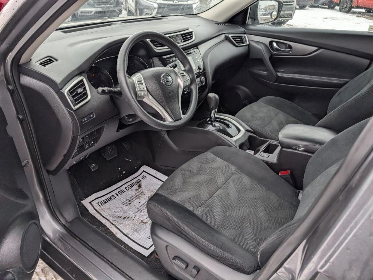 2016 Nissan Rogue SV AWD   PANOROOF   CAMERA   HTD SEATS Photo