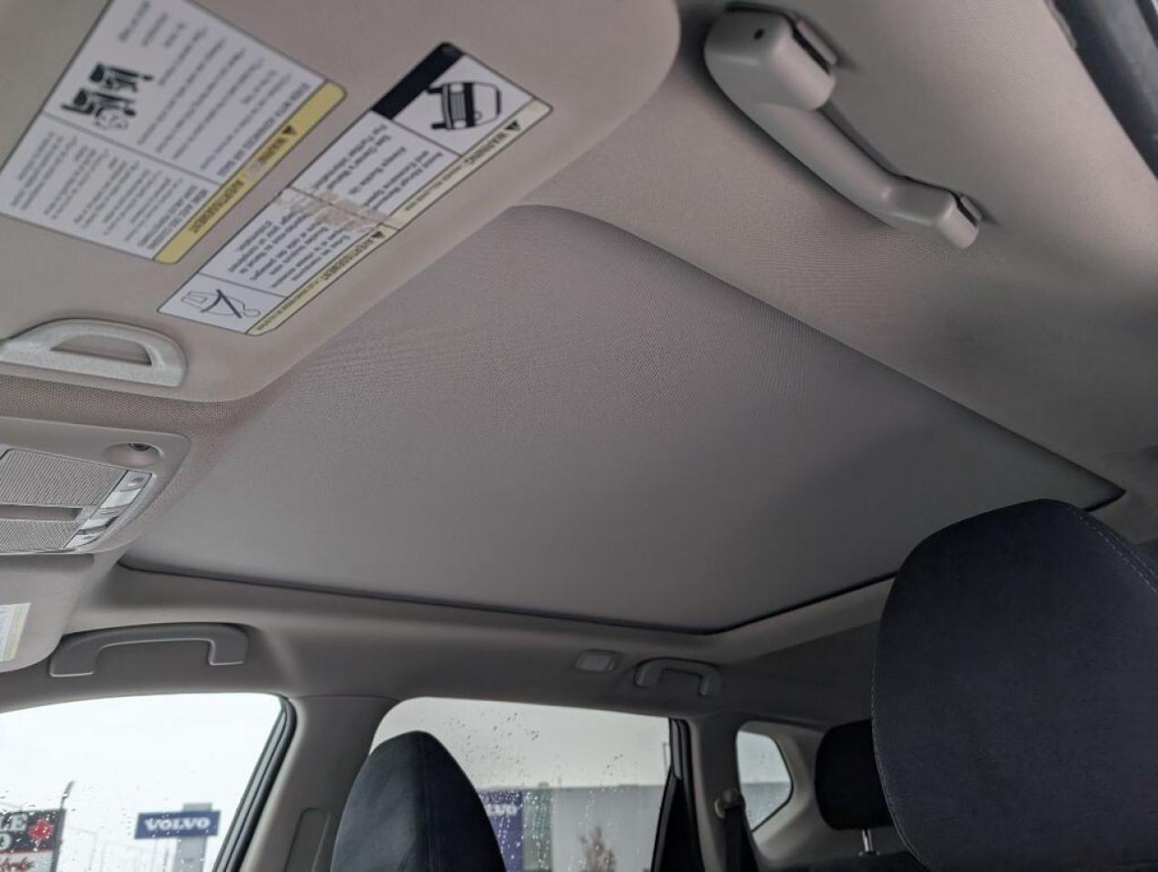 2016 Nissan Rogue SV AWD   PANOROOF   CAMERA   HTD SEATS Photo