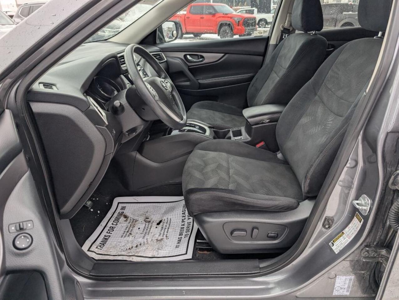 2016 Nissan Rogue SV AWD   PANOROOF   CAMERA   HTD SEATS Photo