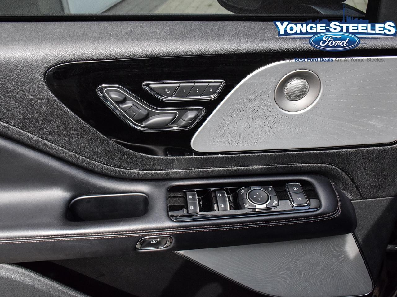 2023 Lincoln Aviator RESERVE 201A JET PACKAGE ONE OWNER NO ACCIDENT Photo