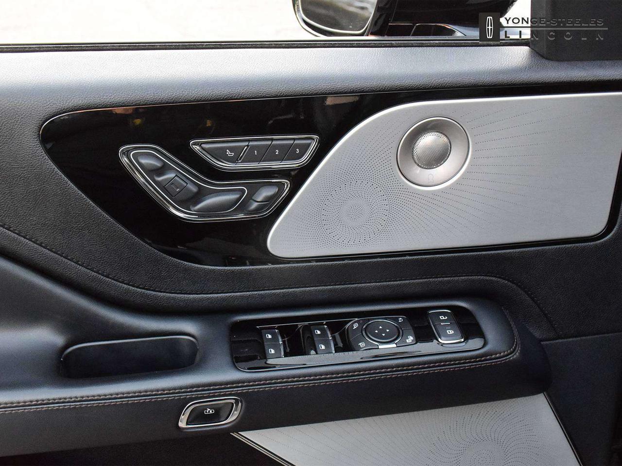 2023 Lincoln Aviator RESERVE 201A JET PACKAGE ONE OWNER NO ACCIDENT Photo