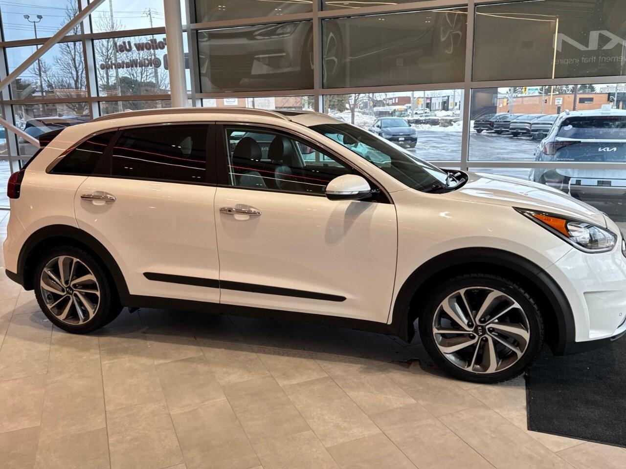 2019 Kia NIRO SX Touring FWD Photo3