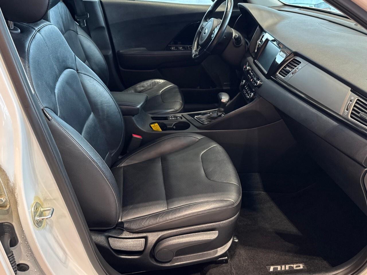 2019 Kia NIRO SX Touring FWD Photo