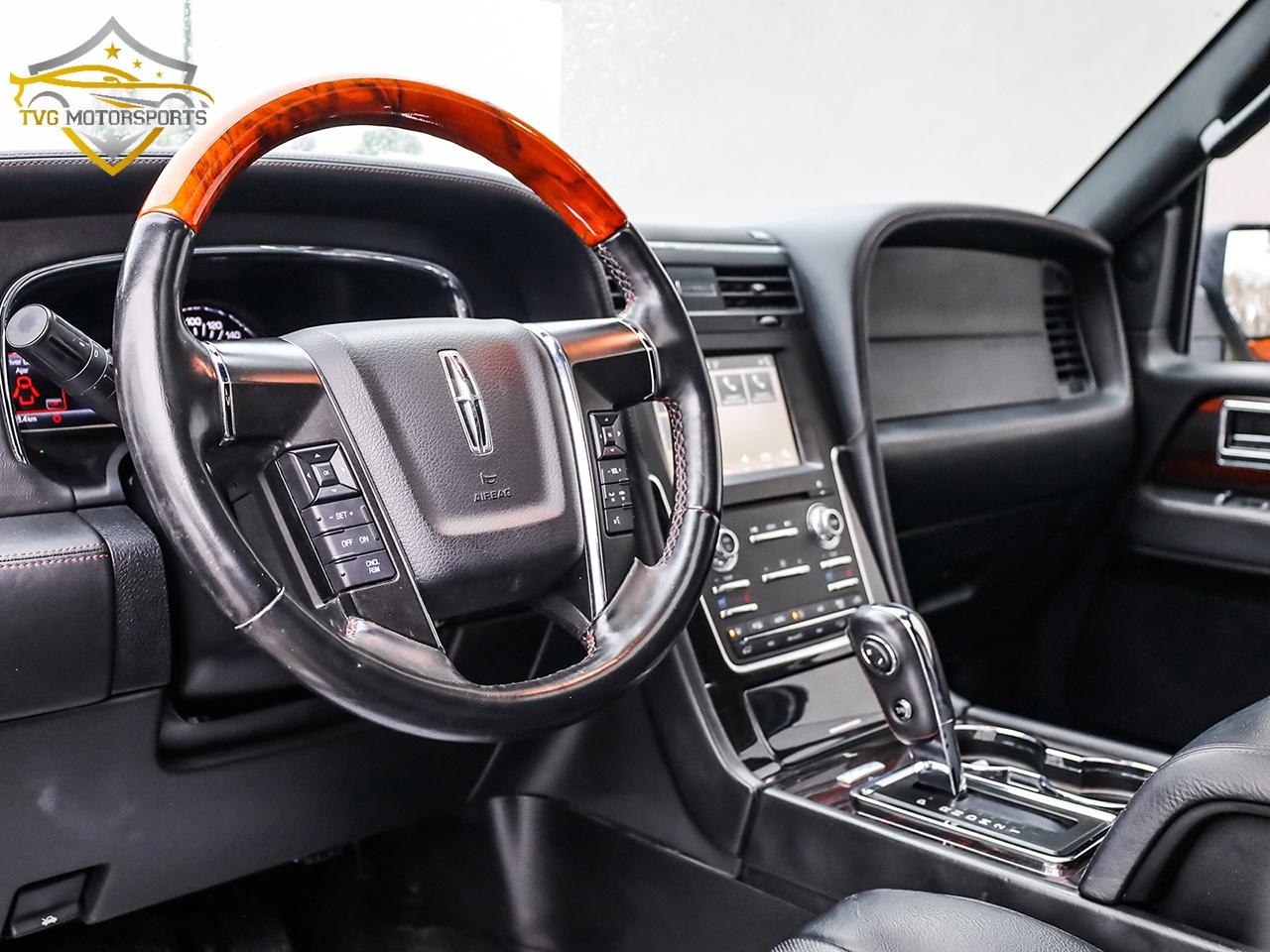 2016 Lincoln Navigator RESERVE 4WD PWR BOARDS - CERTIFIED! Photo