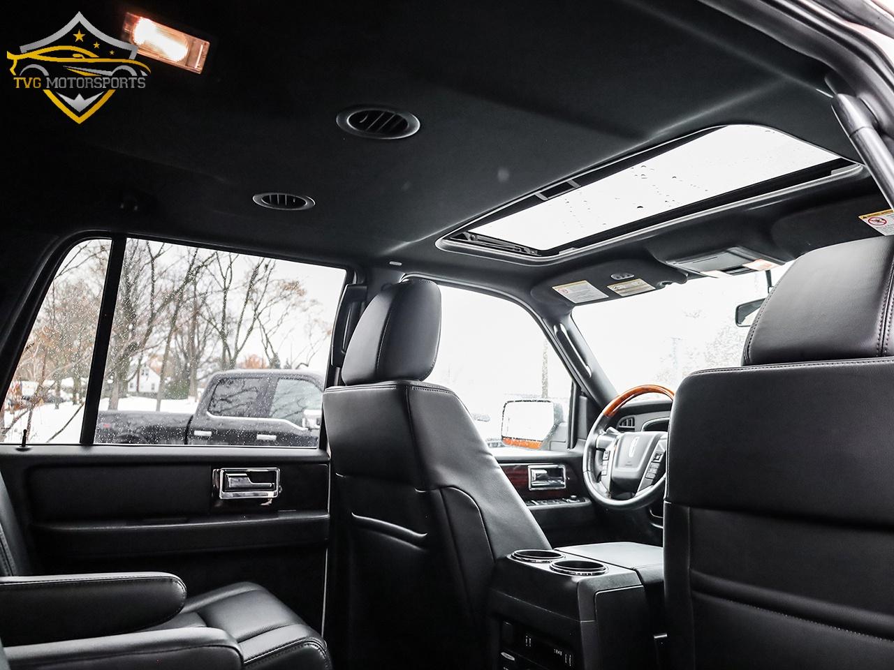 2016 Lincoln Navigator RESERVE 4WD PWR BOARDS - CERTIFIED! Photo