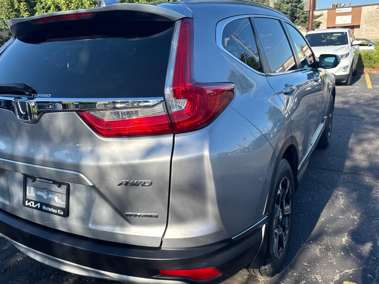2018 Honda CR-V Touring AWD Photo