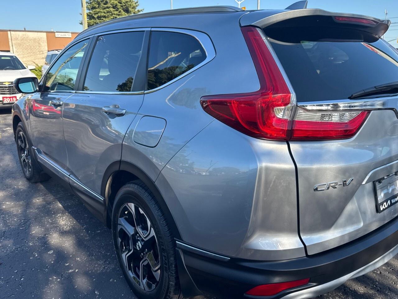 2018 Honda CR-V Touring AWD Photo