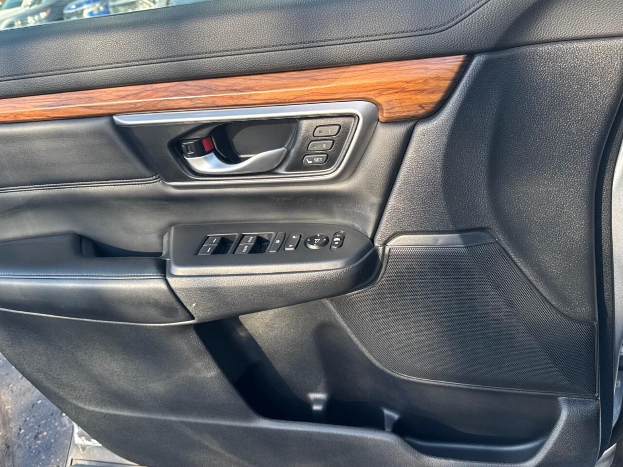 2018 Honda CR-V Touring AWD Photo