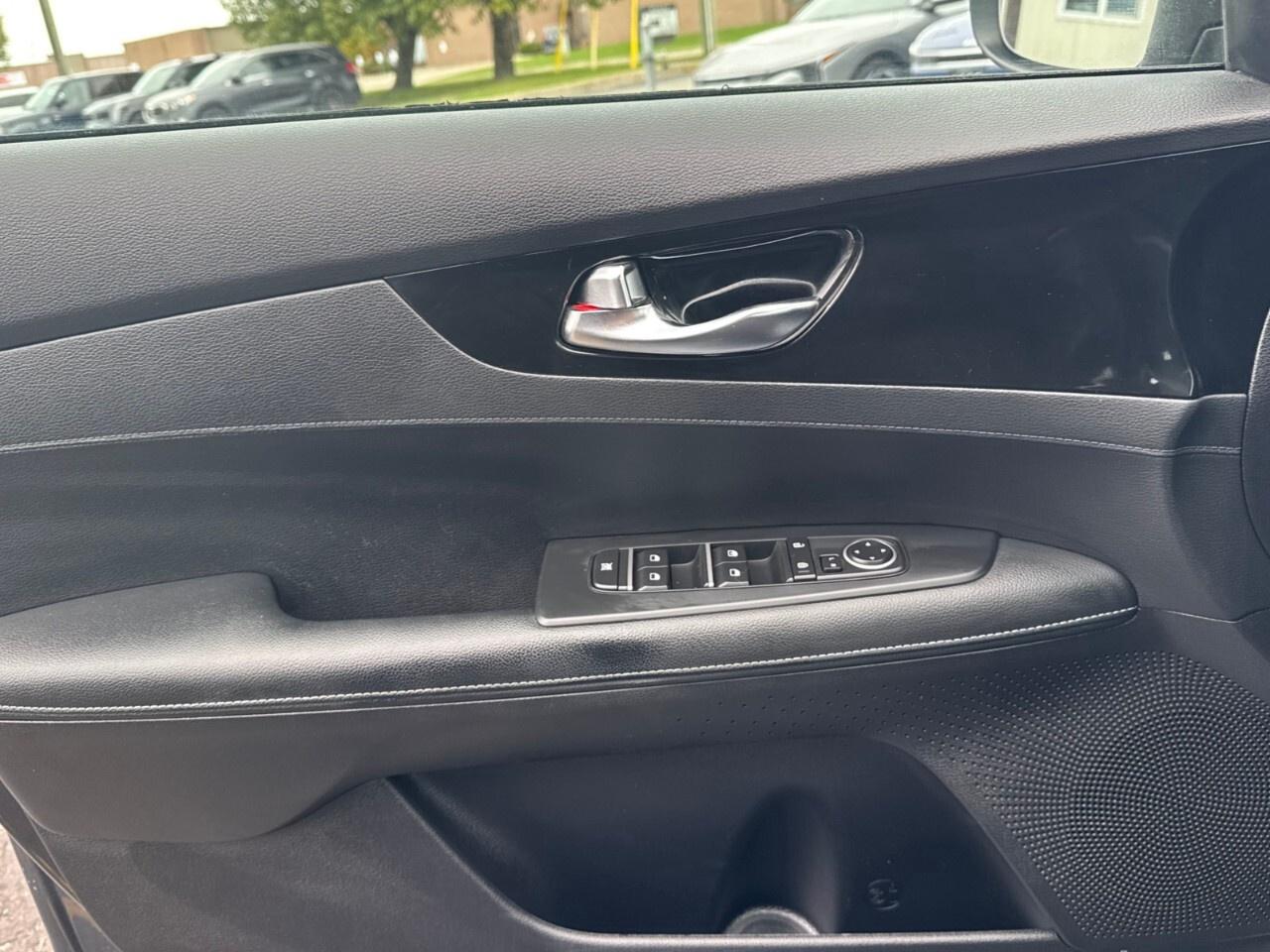 2022 Kia Forte EX+ IVT Photo