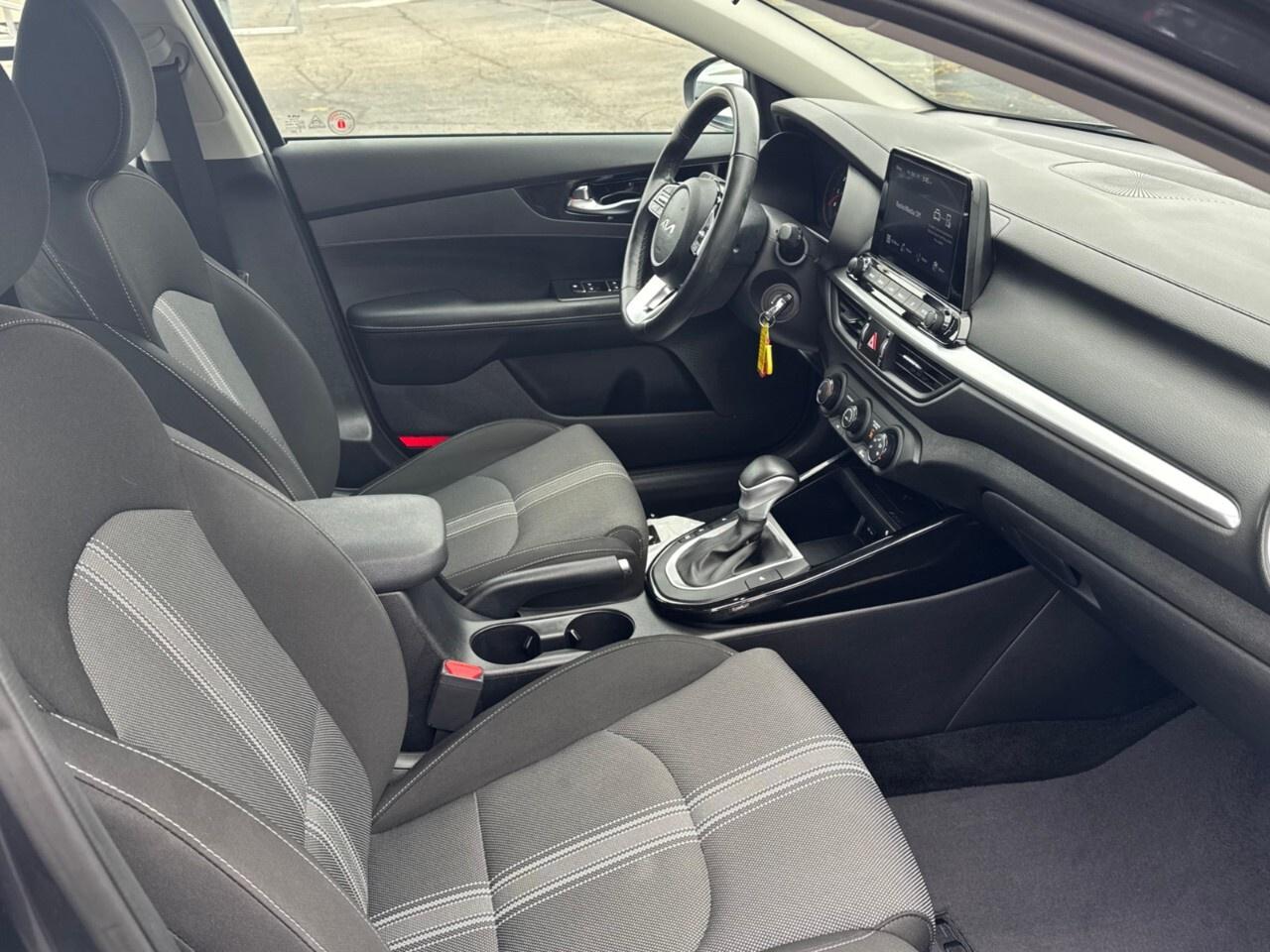 2022 Kia Forte EX+ IVT Photo