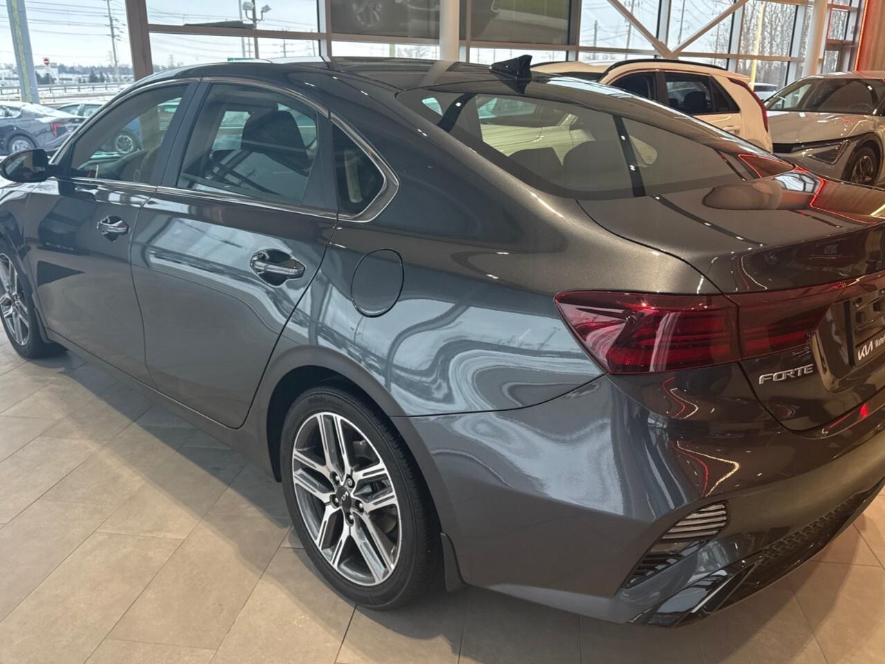 2022 Kia Forte EX+ IVT Photo