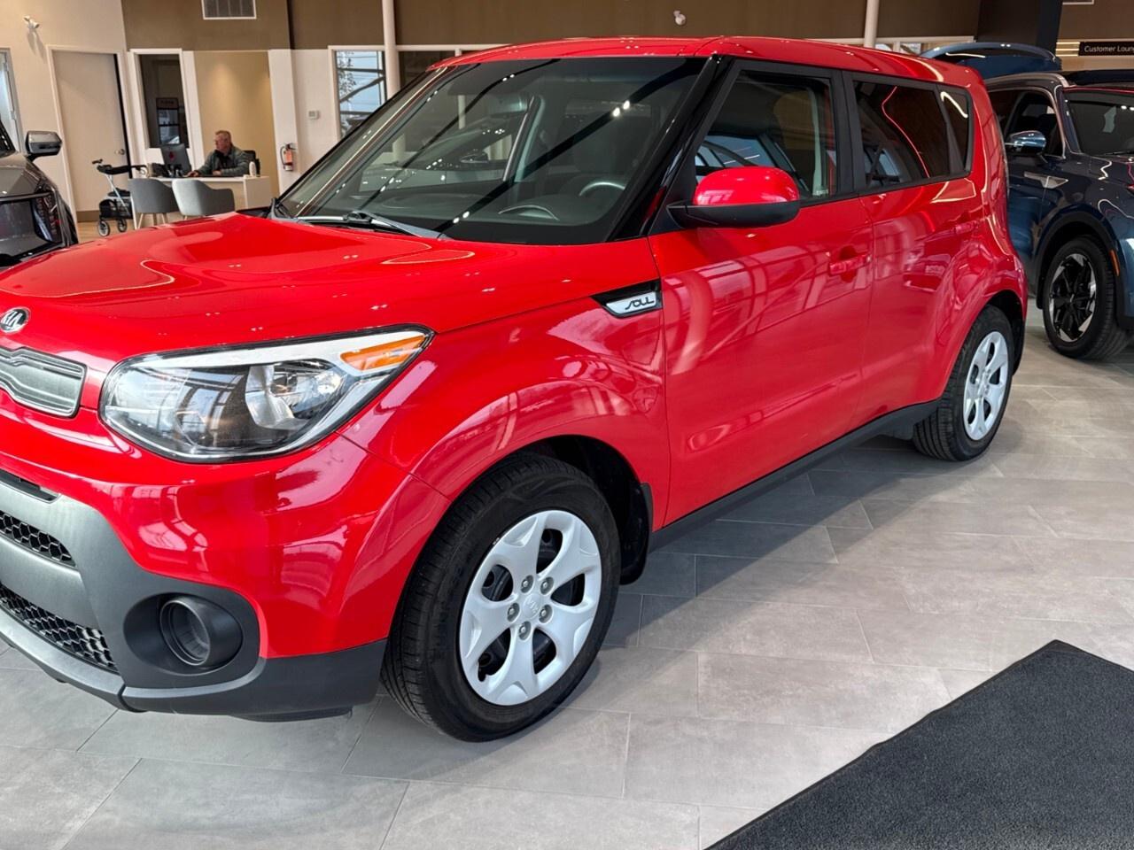 2019 Kia Soul LX Auto Photo0