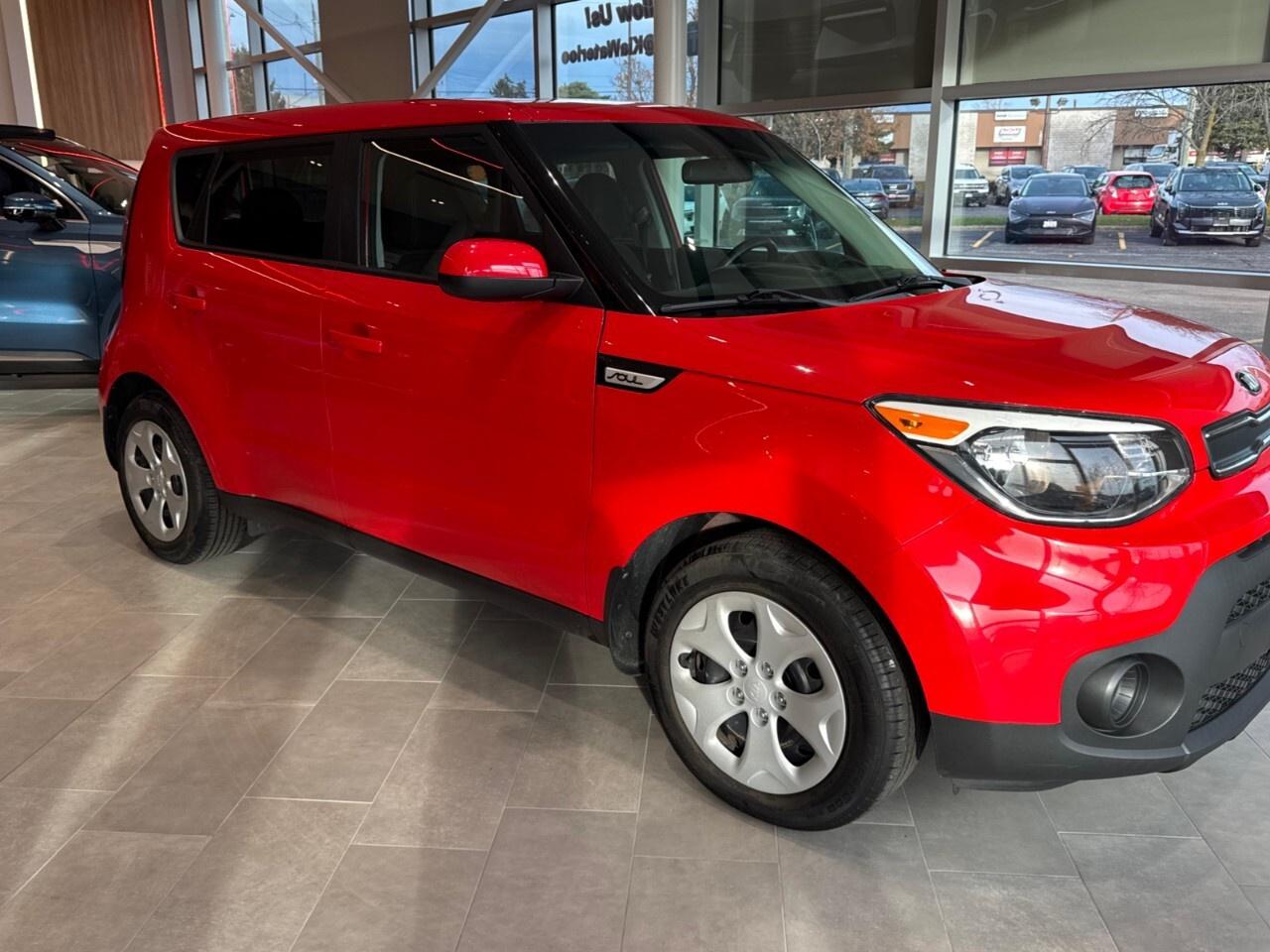 2019 Kia Soul LX Auto Photo2