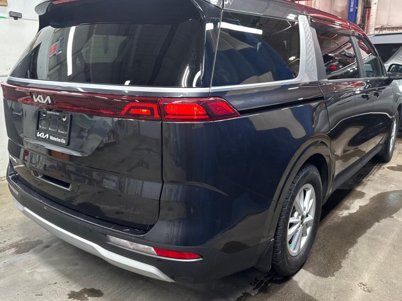 2024 Kia Carnival LX FWD Photo