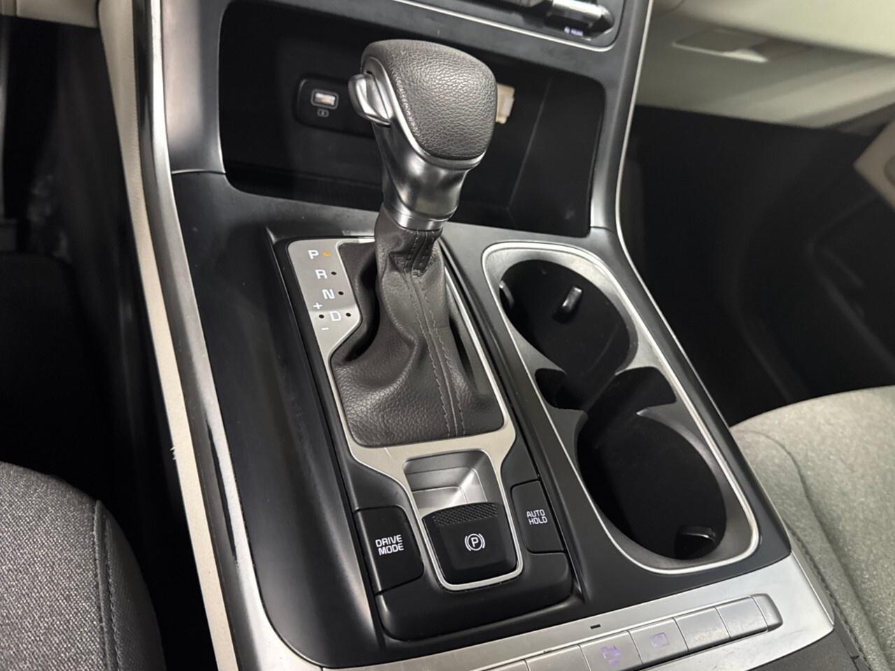 2024 Kia Carnival LX FWD Photo