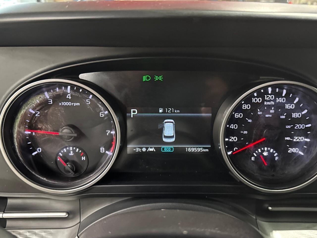 2024 Kia Carnival LX FWD Photo2