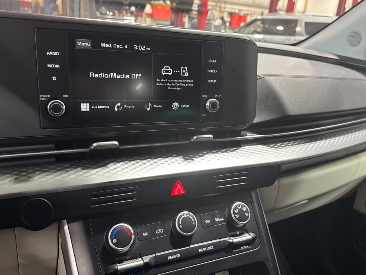 2024 Kia Carnival LX FWD Photo