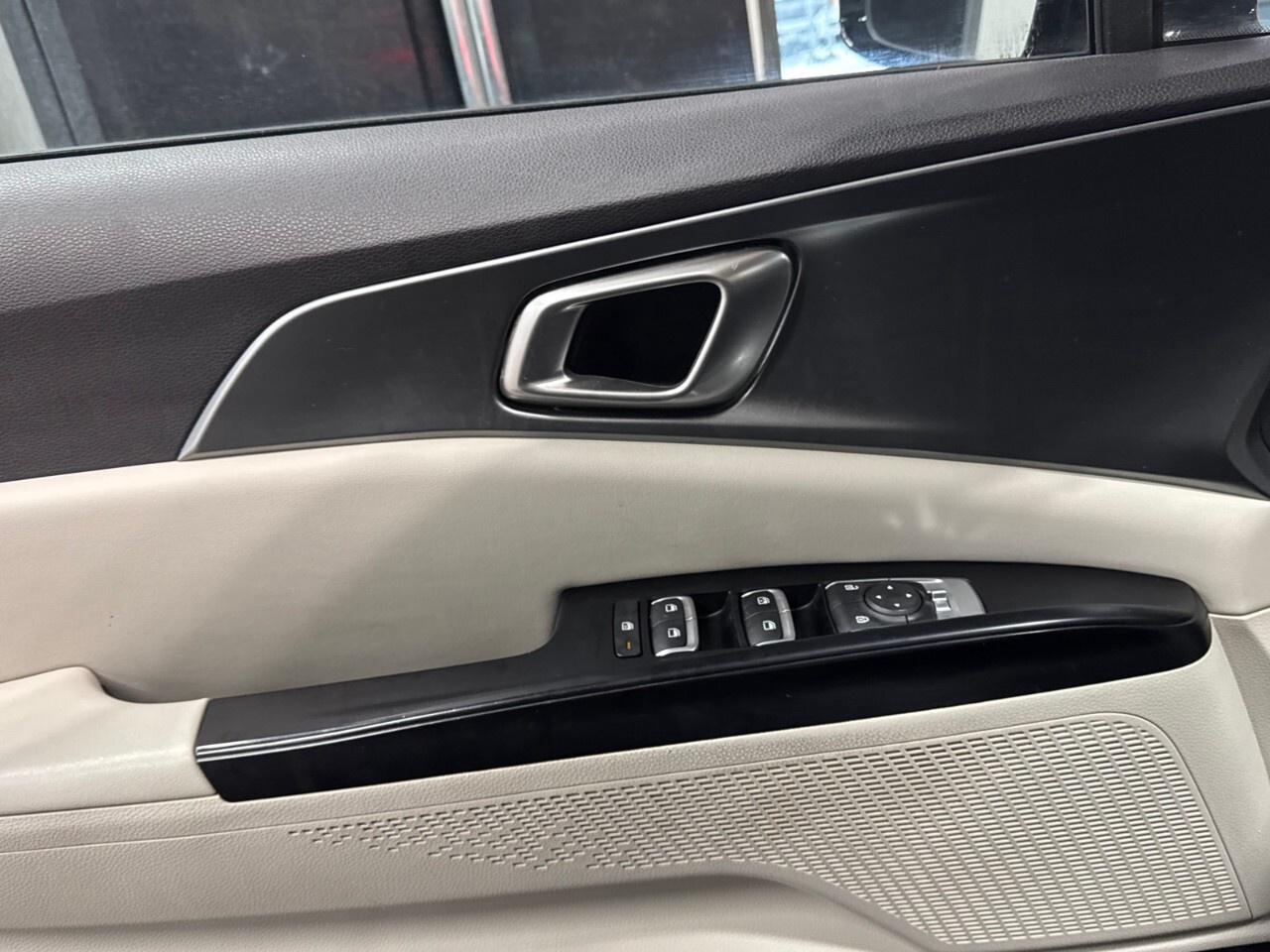 2024 Kia Carnival LX FWD Photo