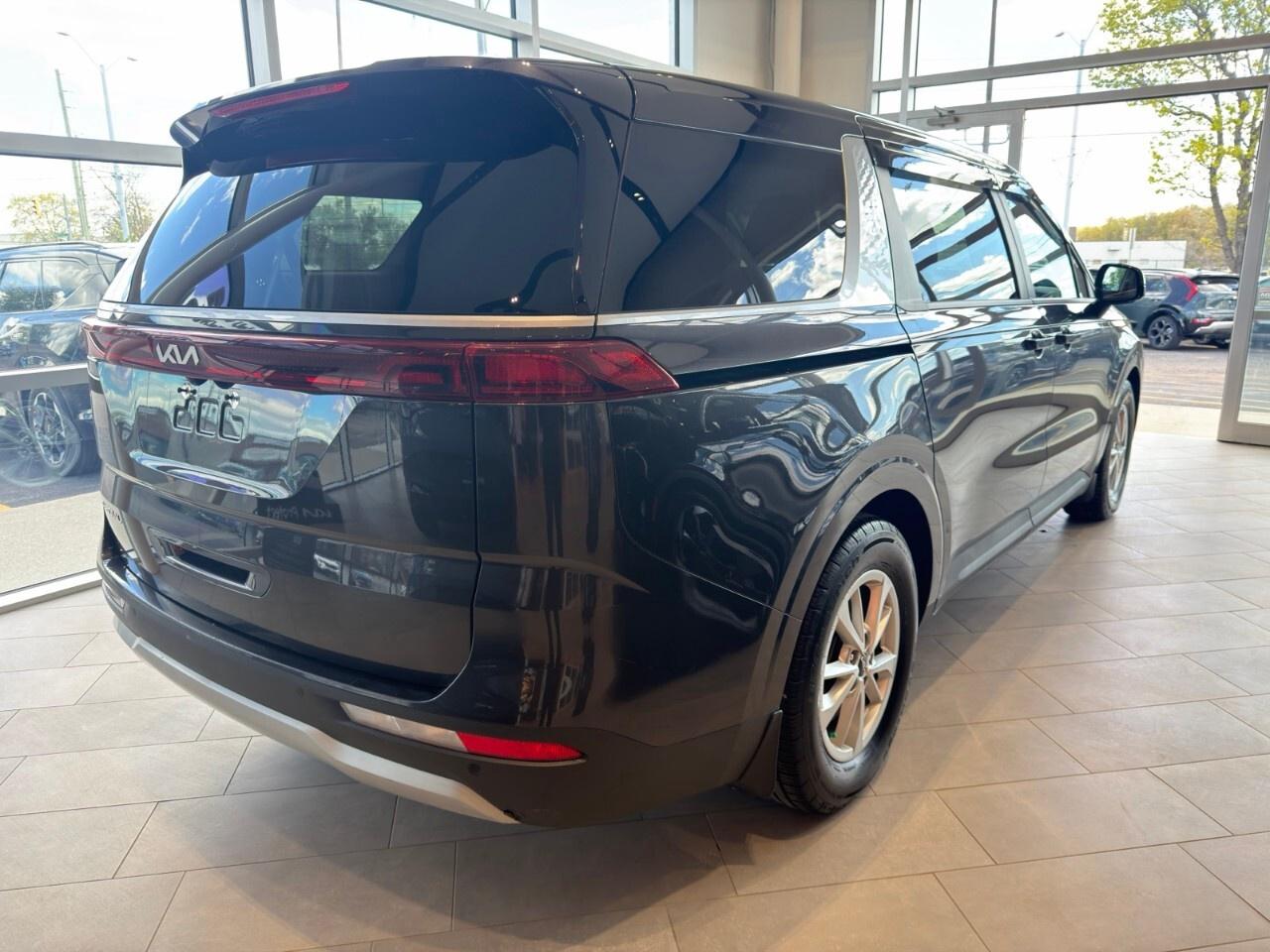 2024 Kia Carnival LX FWD Photo