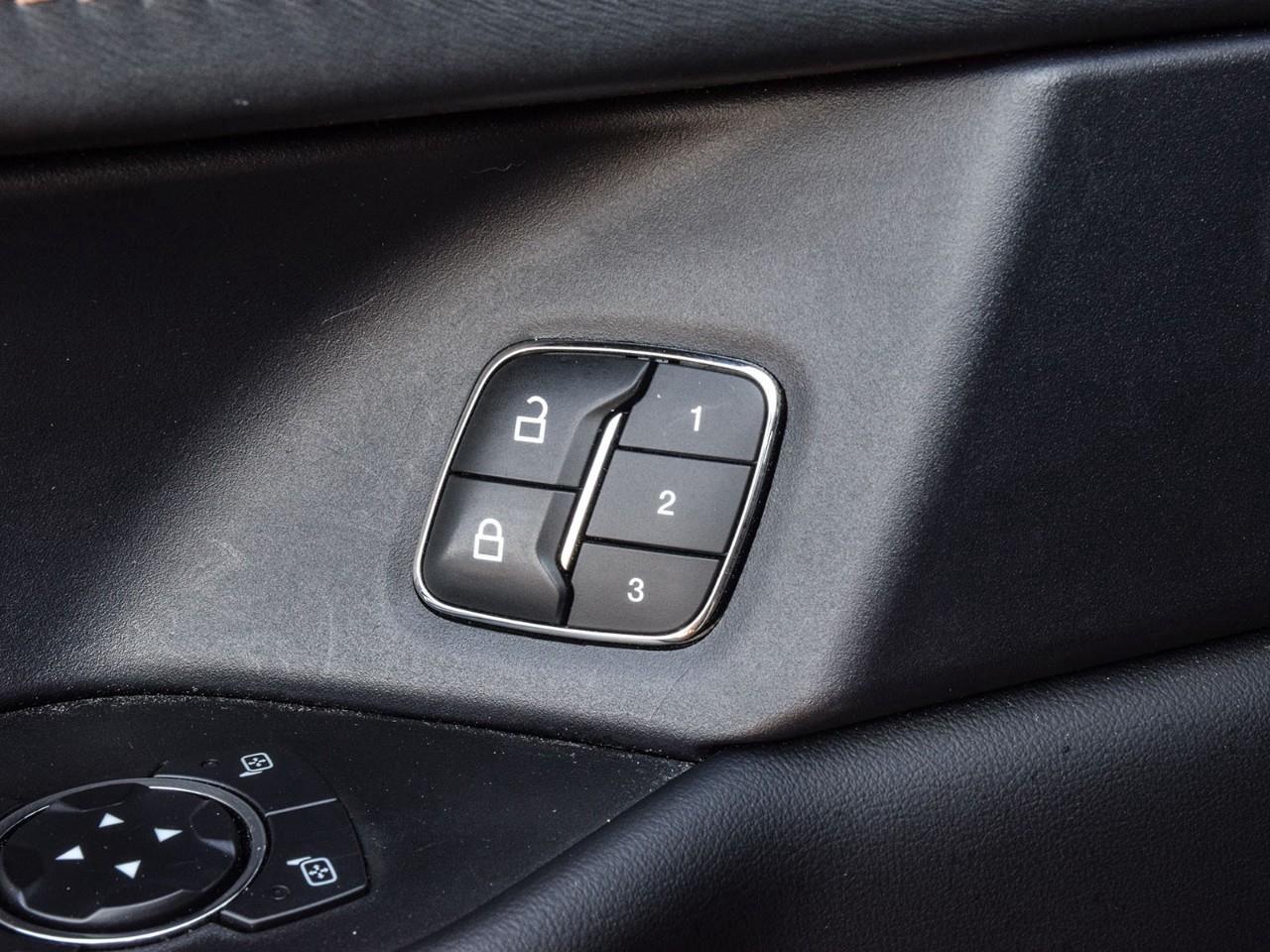 2021 Ford Expedition Platinum 7 Passenger   Panoroof   Power Liftgate Photo