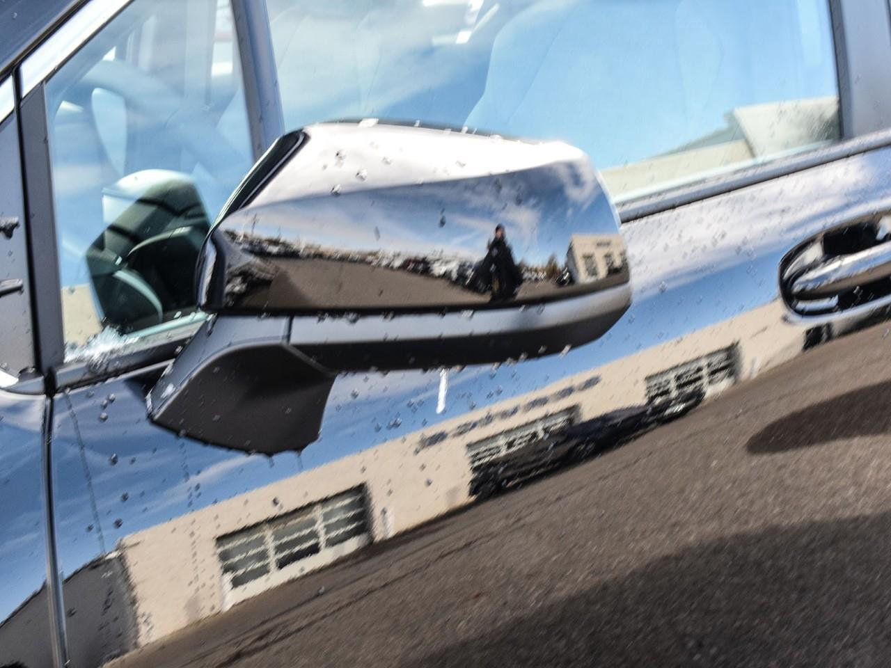 2025 Toyota Sienna LE 8-Passenger Lane Keeping Aid   BLIS   Push Butt Photo