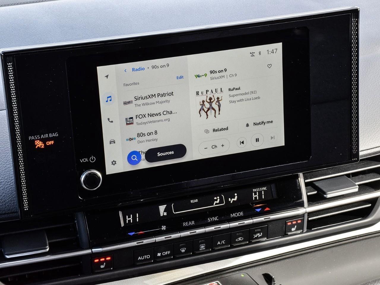 2025 Toyota Sienna LE 8-Passenger Lane Keeping Aid   BLIS   Push Butt Photo