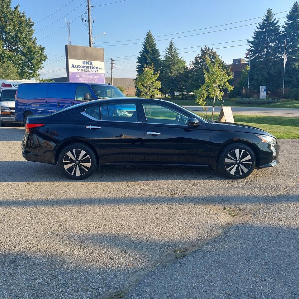 2019 Nissan Altima 2.5 SV Sedan Photo