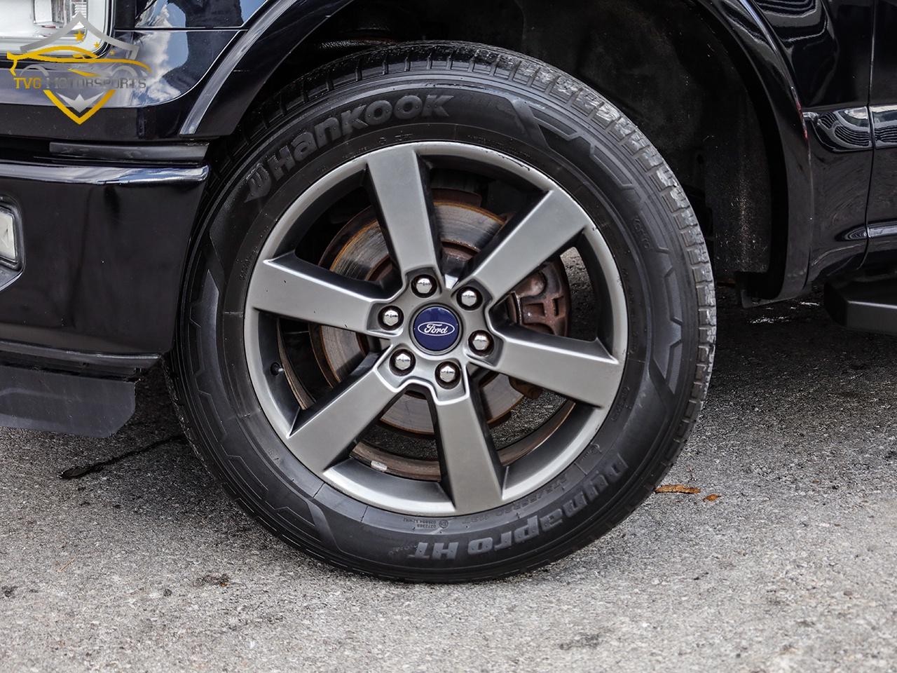 2016 Ford F-150 LARIAT FX4 PANO ROOF LOADED Photo2