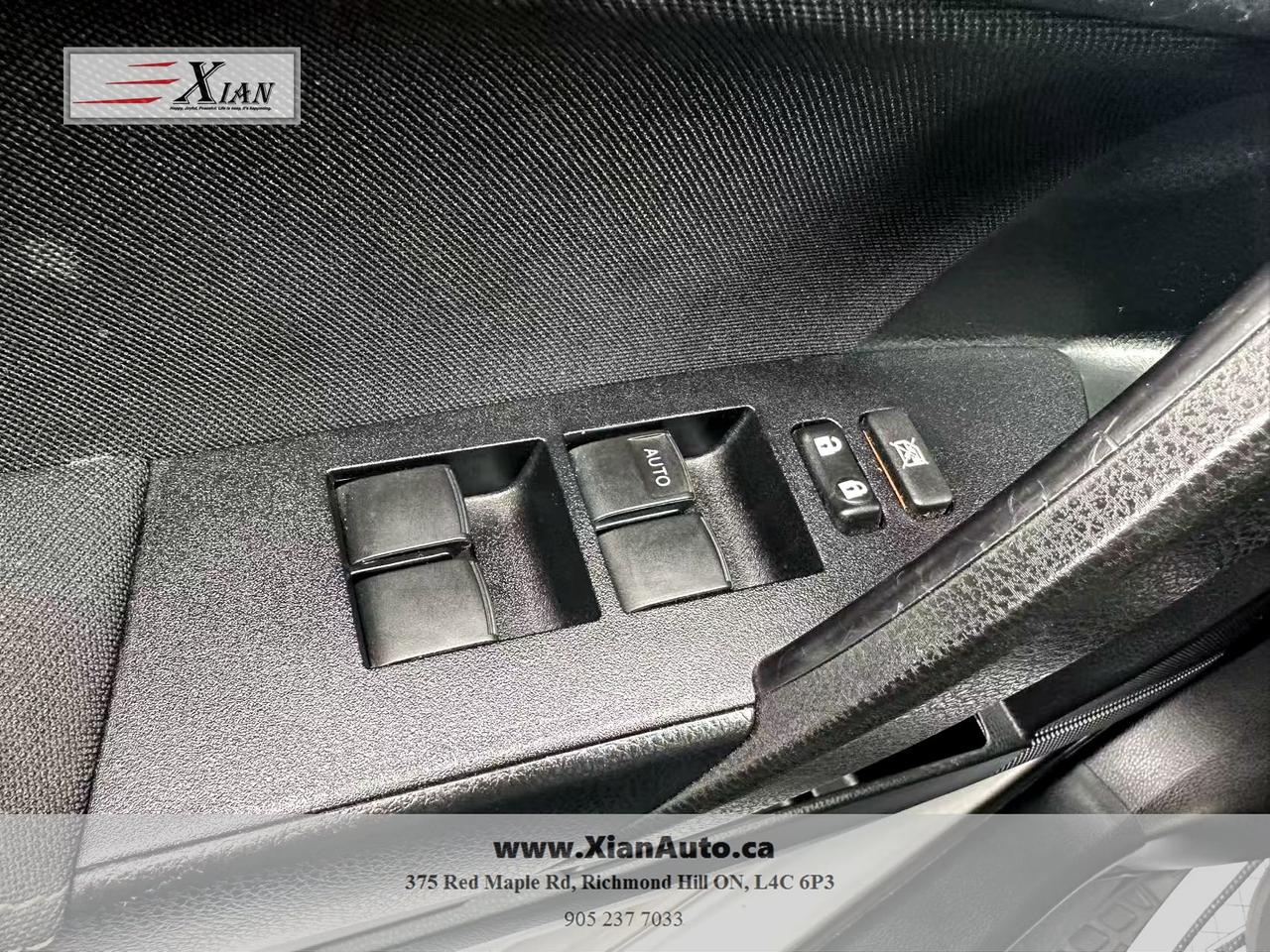 2018 Toyota Corolla LE CVT/ LOW KM/BACK UP CAMERA Photo