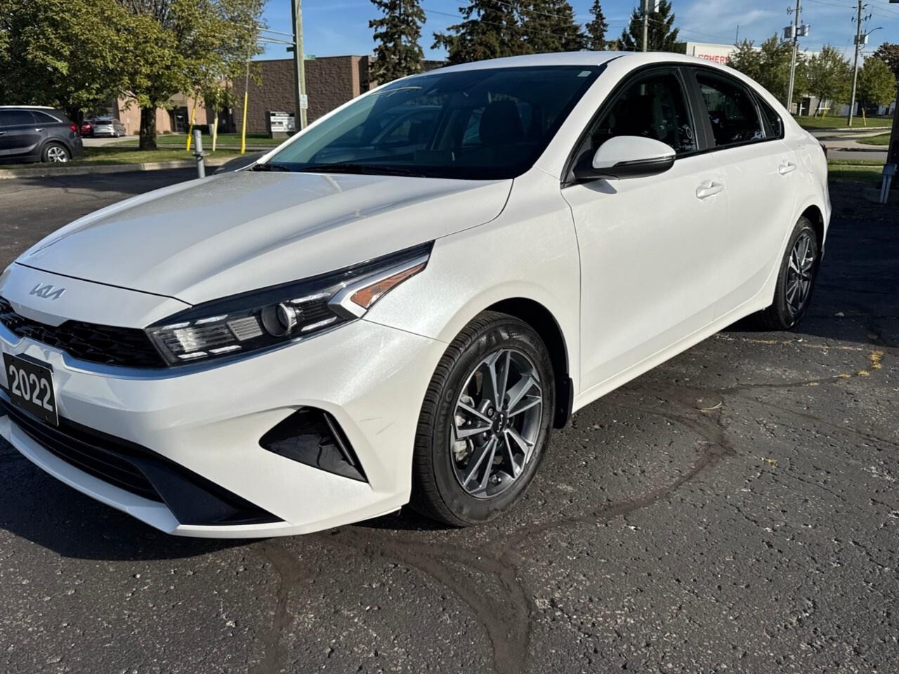 2022 Kia Forte EX IVT Photo0