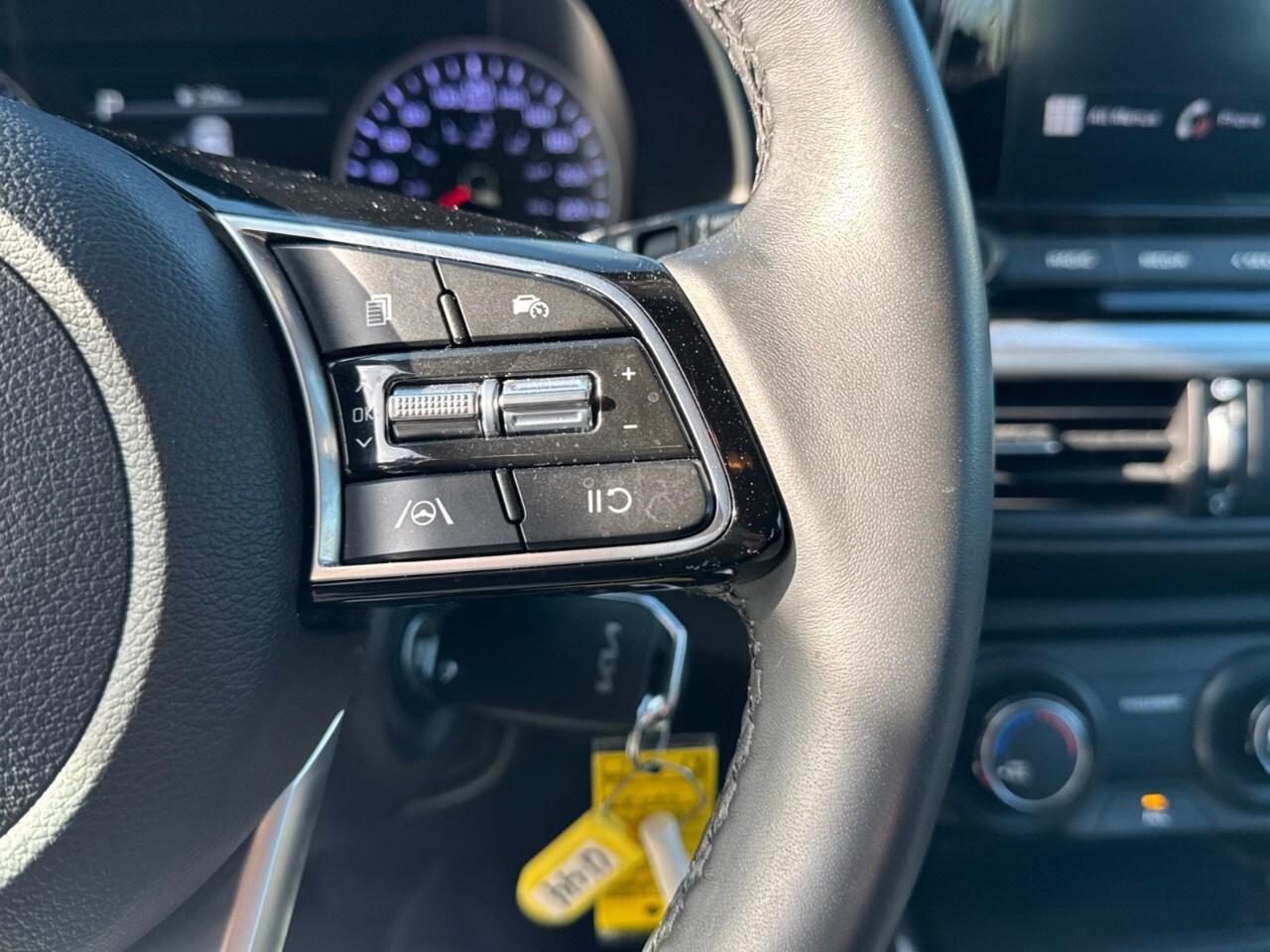 2022 Kia Forte EX IVT Photo