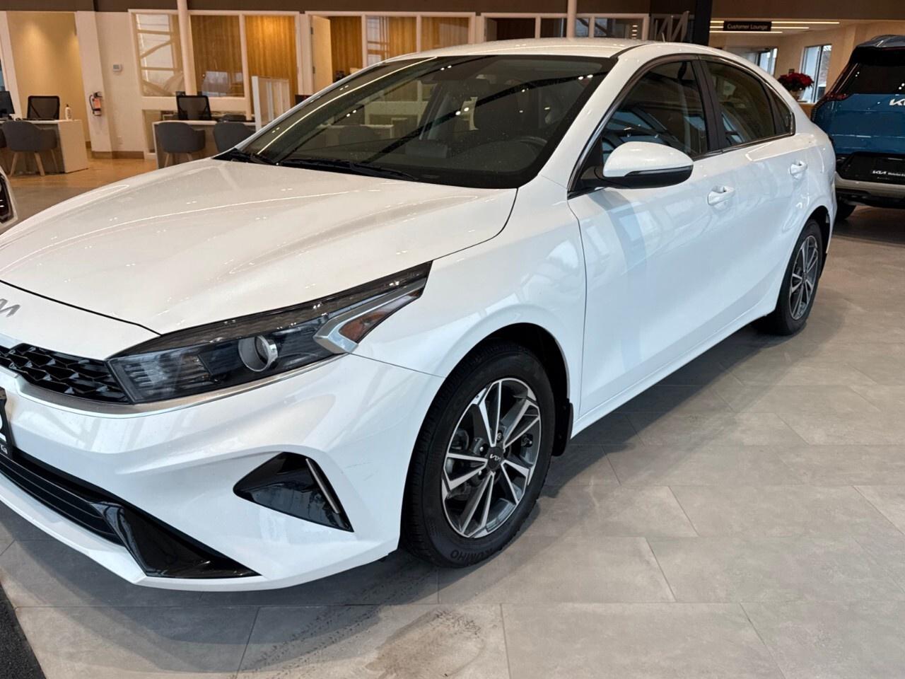 2022 Kia Forte EX IVT Photo
