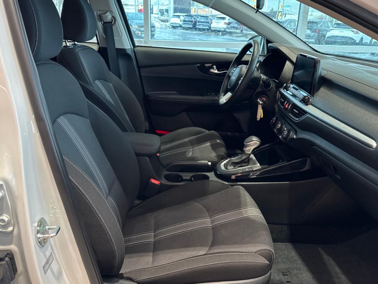 2022 Kia Forte EX IVT Photo