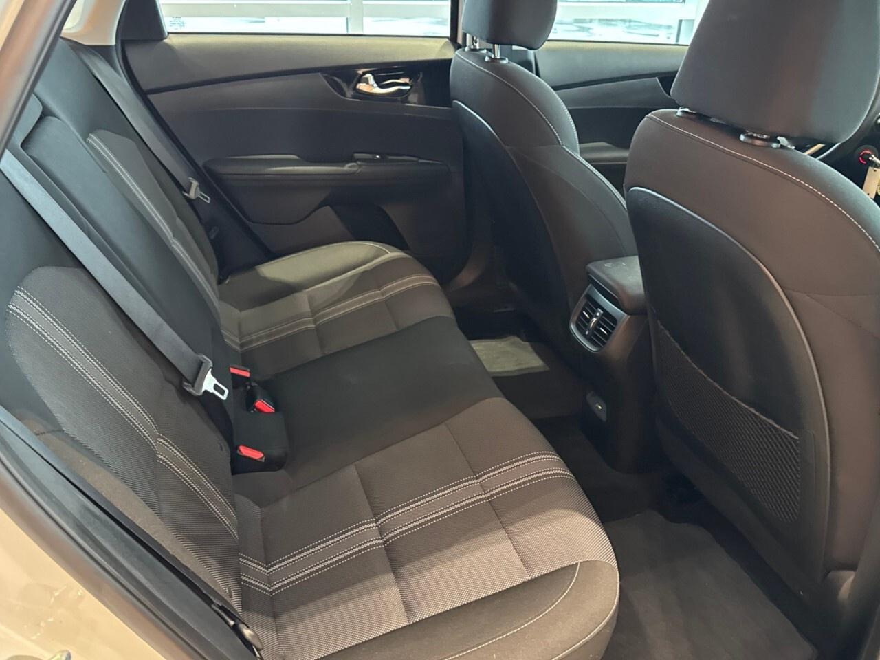 2022 Kia Forte EX IVT Photo