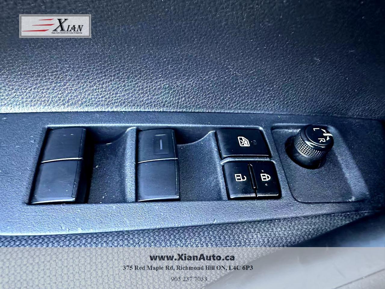 2020 Toyota Corolla LE, SUNROOF, HEATED STEERING WHEEL Photo