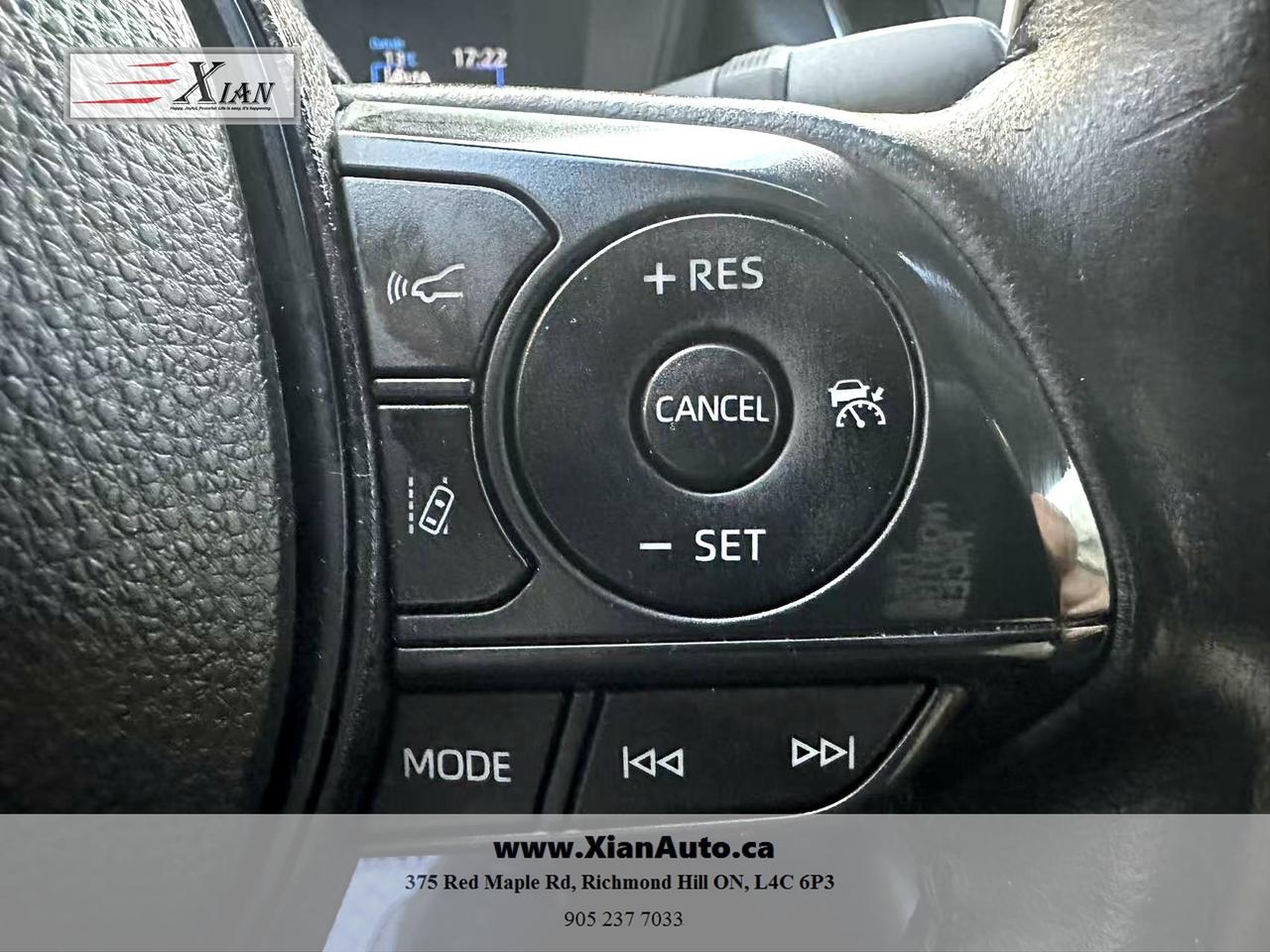 2020 Toyota Corolla LE, SUNROOF, HEATED STEERING WHEEL Photo