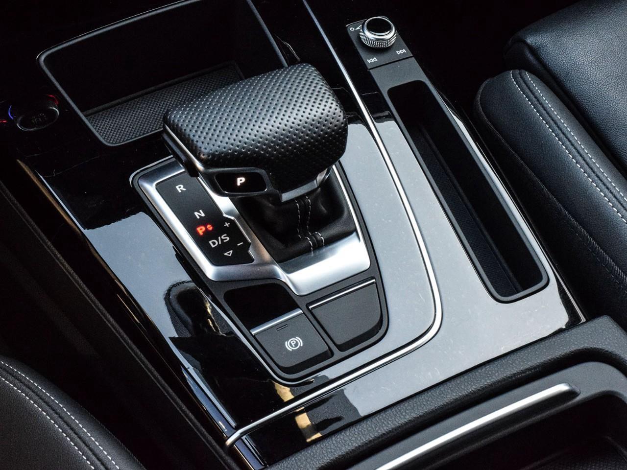 2022 Audi Q5 45 Progressiv Panoramic Sunroof   Heated Seats Photo