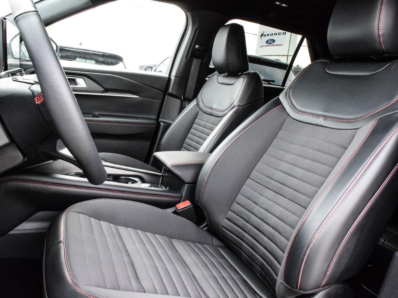 2025 Ford Explorer ST-Line 5.49% 84m O.A.C   ACC + Lane Keeping Photo