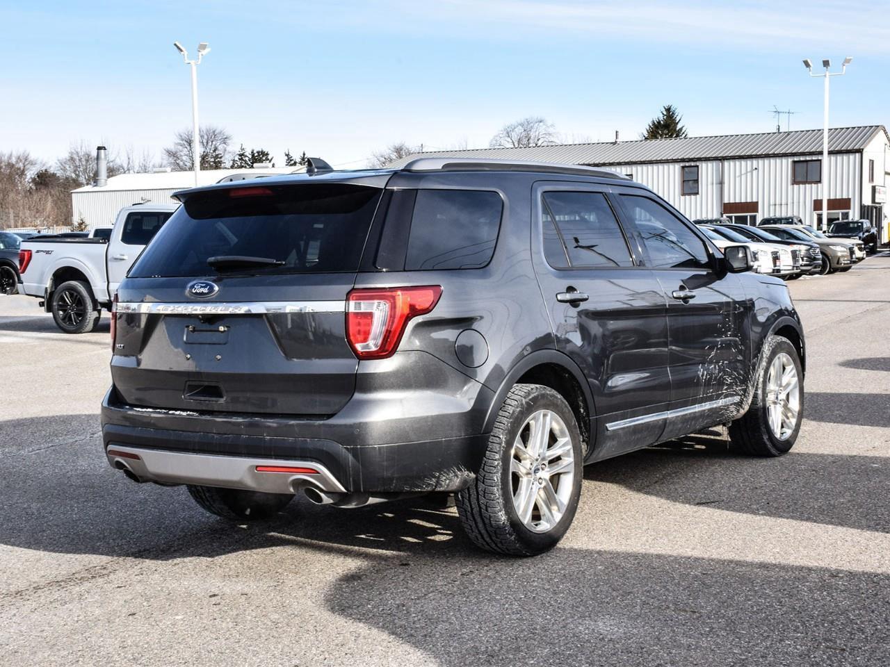 2017 Ford Explorer XLT Heated Leather Seats   Navigation Photo4
